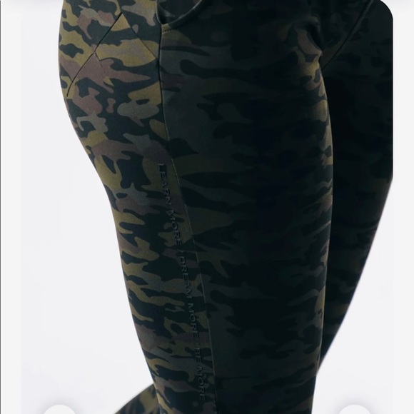 Alphalete Premium Pro-Elite Jogger Muted Camo - Picture 8 of 10